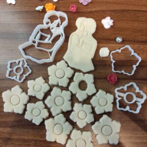 Linzer-Ausstecher Hochzeitspaar mit Blumen 2