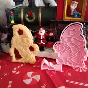 Wichtelchen-mit-Weihnachtsbaum-und-Stern-Ausstecher und Prägestempel