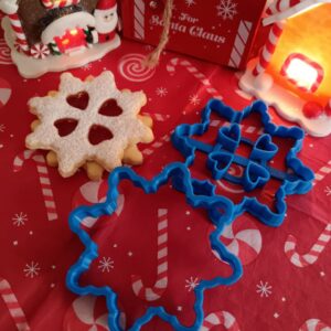 Schneeflocke-mit-Herz-Linzer-Ausstecher-Set