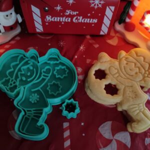 Petyko-Wichtel-mit-Kugel-Ausstecher und Prägestempel