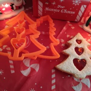 Weihnachtsbaum-mit-Herz-Linzer-Ausstecher-Set