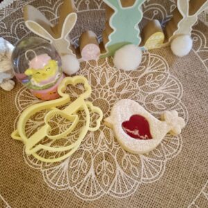 Flatterndes Vögelchen mit Herz Linzer Ausstecherset